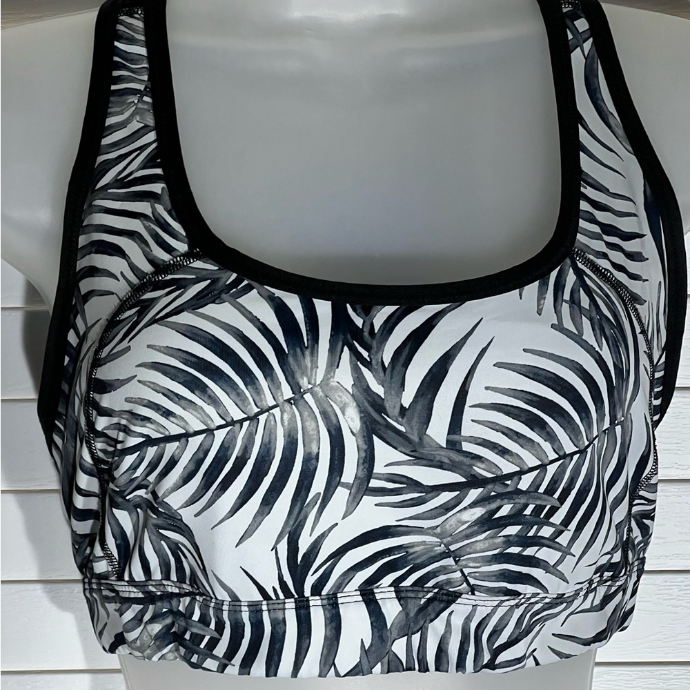 Super Cute Leafy Print Xersion Sports Bra youth L